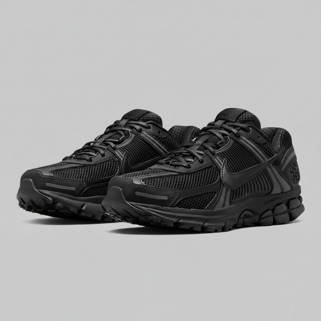 NIKE VOMERO 5 TRIPLE BLACK