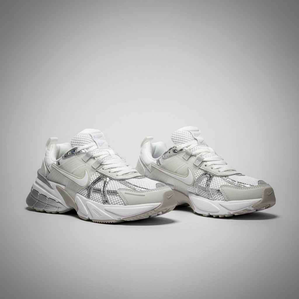NIKE V2K RUN LIGHT SILVER