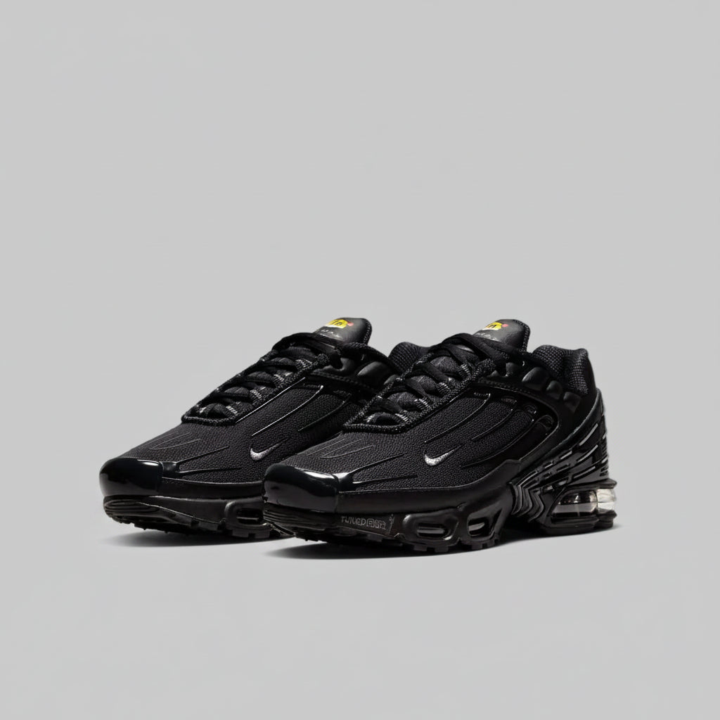 NIKE AIR MAXPLUS TRIPLE BLACK