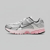 NIKE VOMERO 5 SILVER PINK