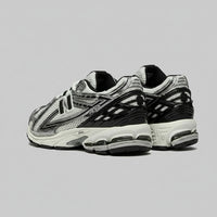 NEW BALANCE 1906R SILVER METALLIC BLACK