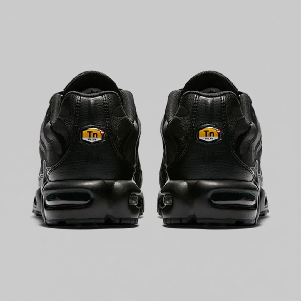 NIKE AIR MAX TRIPLE BLACK