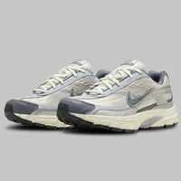 NIKE INITIATOR SILVER GREY