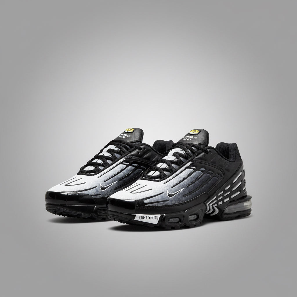 NIKE AIR MAX PLUS BLACK
