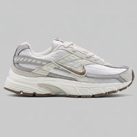 NIKE INITIATOR SAIL